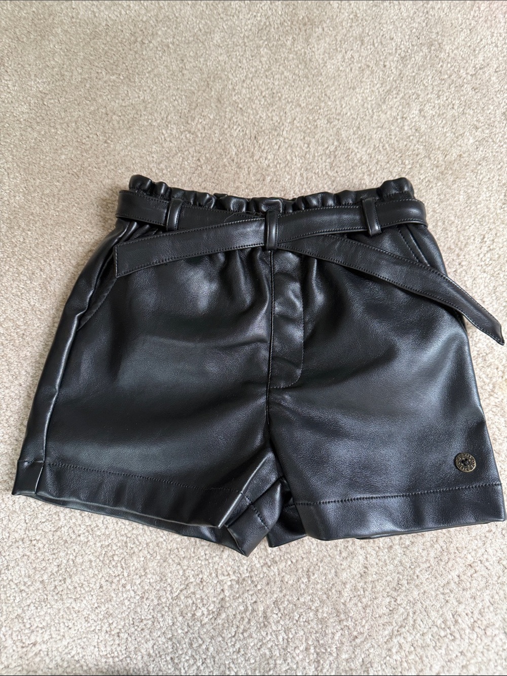 Vegan leather shorts sz 9